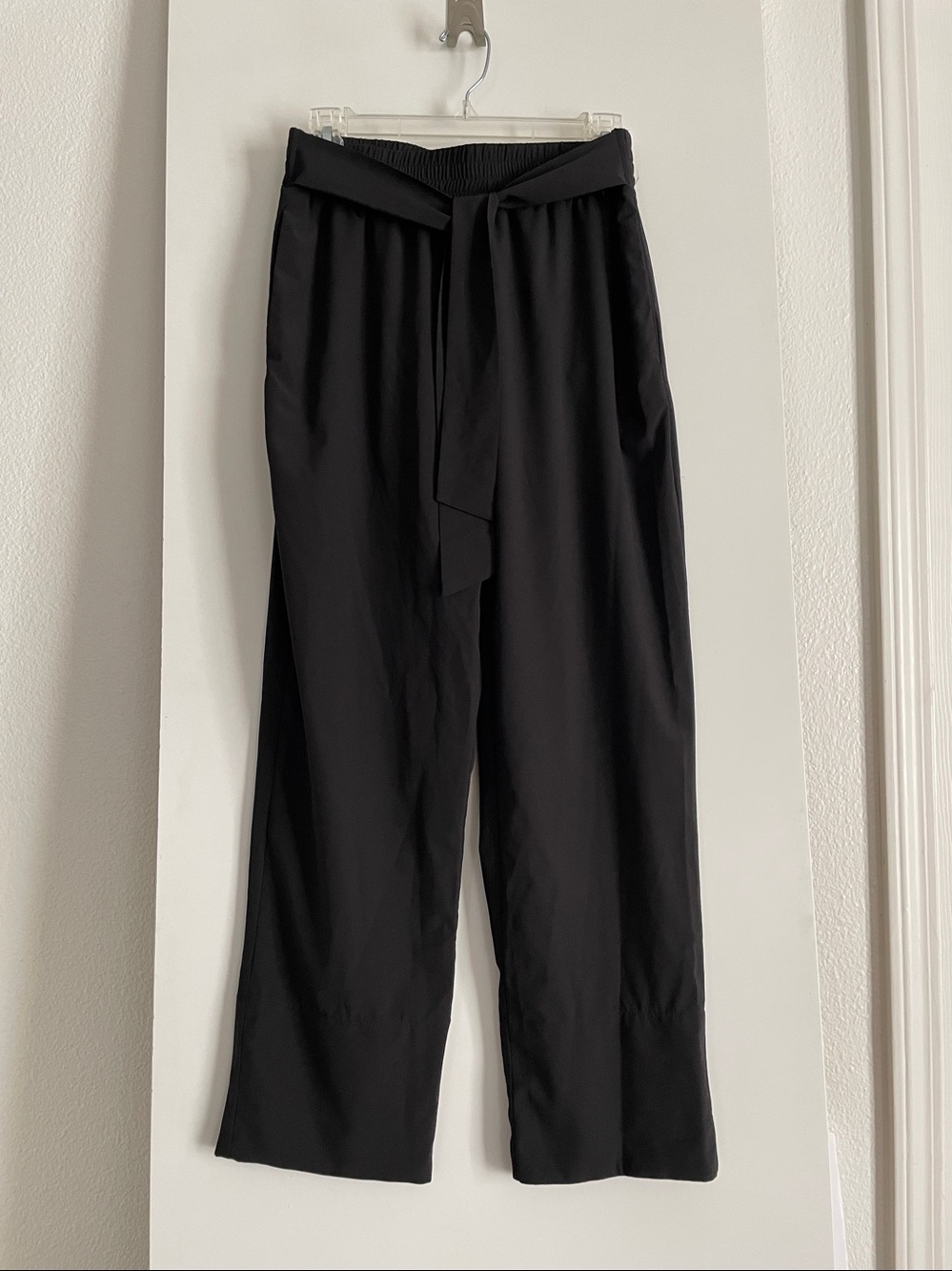 TAHARI Black High Rise Pull on Pants Sweatpants, Trousers NWT
